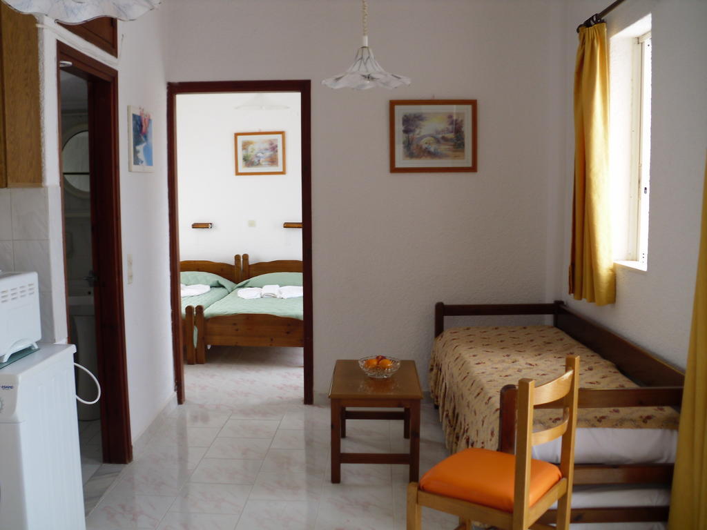 Mertonas Studios Karpathos Exterior foto